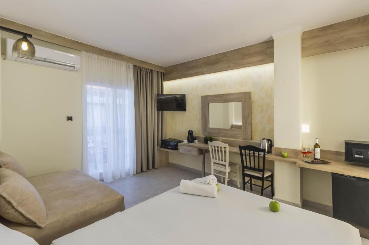 Hotel Odysseas Polychrono Buitenkant foto