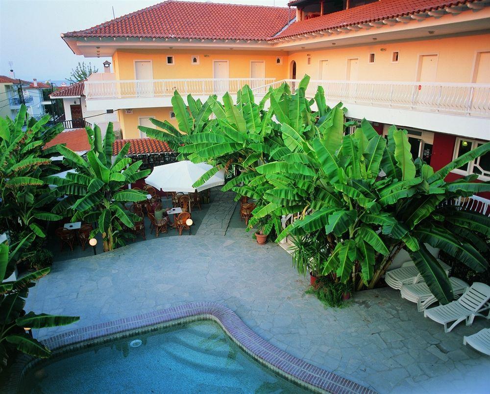 Hotel Odysseas Polychrono Buitenkant foto