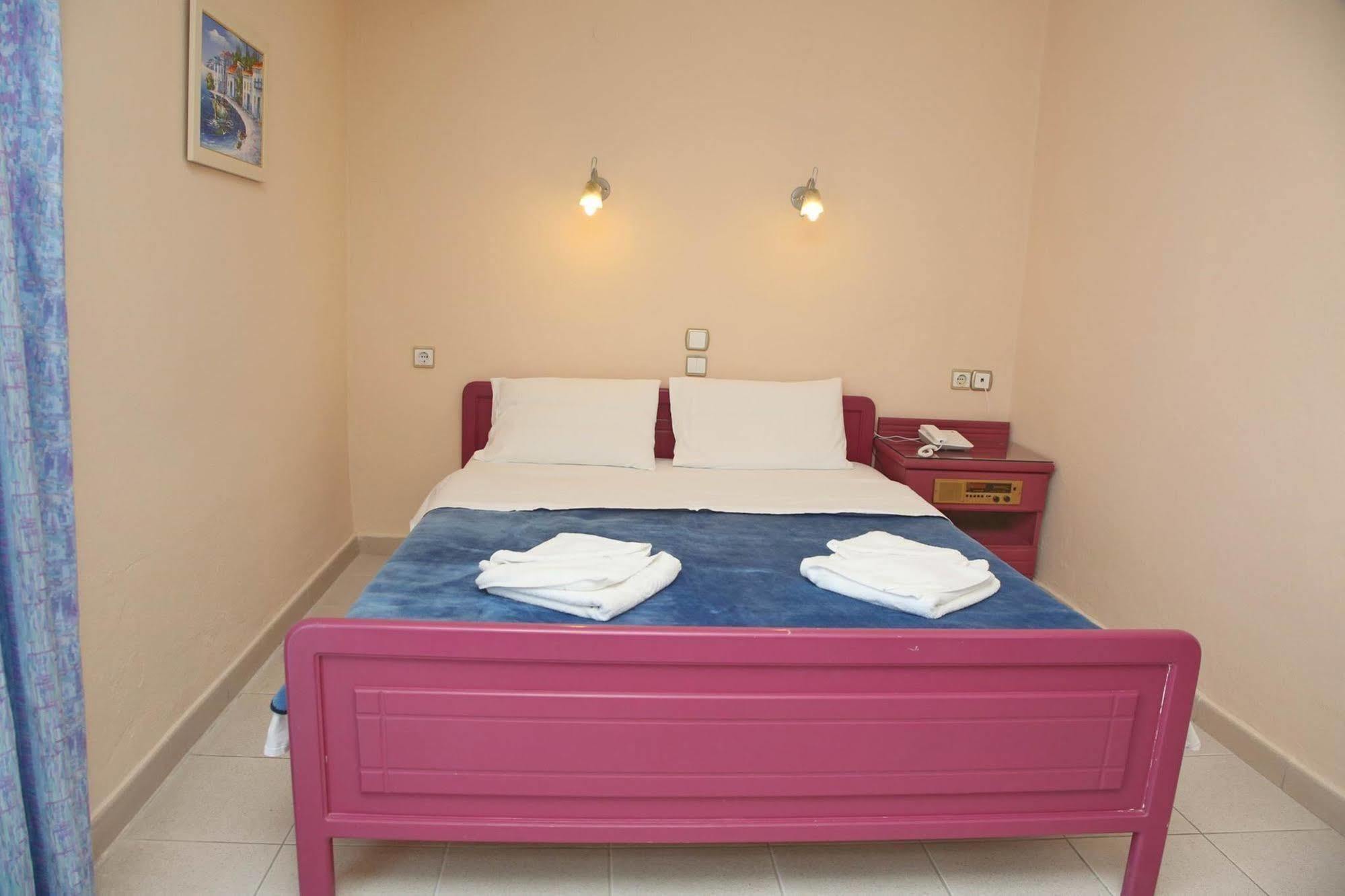 Hotel Odysseas Polychrono Buitenkant foto